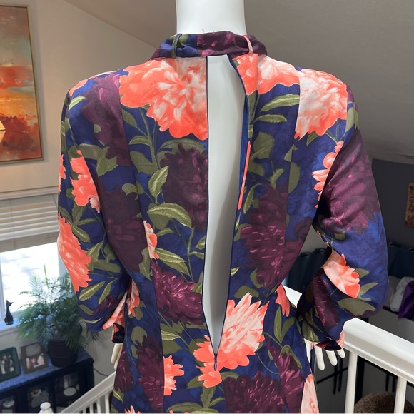 💜Guess💜 NWOT Floral Flirty Fully Lined Long Sleeve Dress  Size 6 - Picture 10 of 13